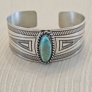 Vintage Native American Sterling Silver & Turquoise Cuff Bracelet